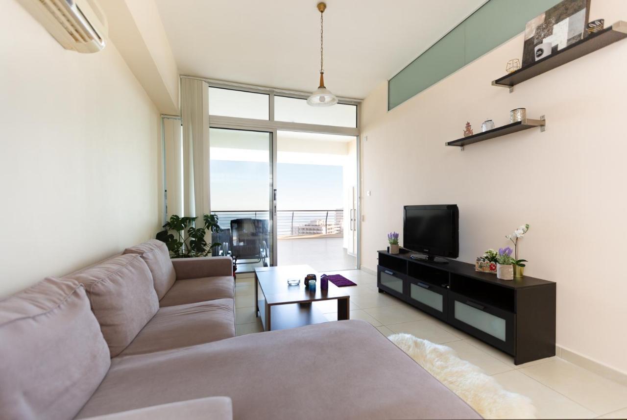 Promenade Seaview Heaven Apartment ลาร์นาคา ภายนอก รูปภาพ